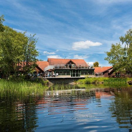 Chevin Country Park Hotel & Spa Отли Екстериор снимка