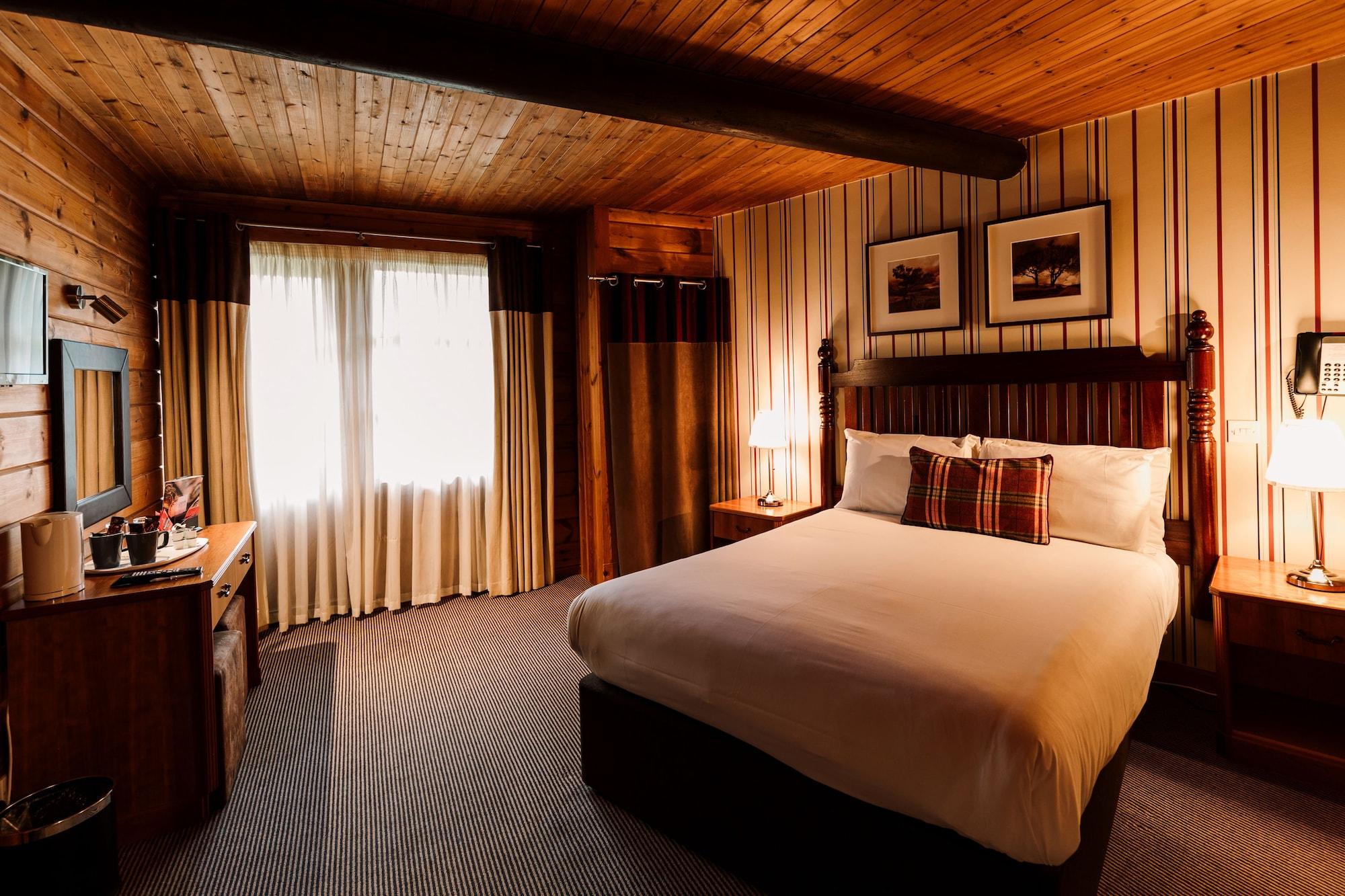 Chevin Country Park Hotel & Spa Отли Екстериор снимка