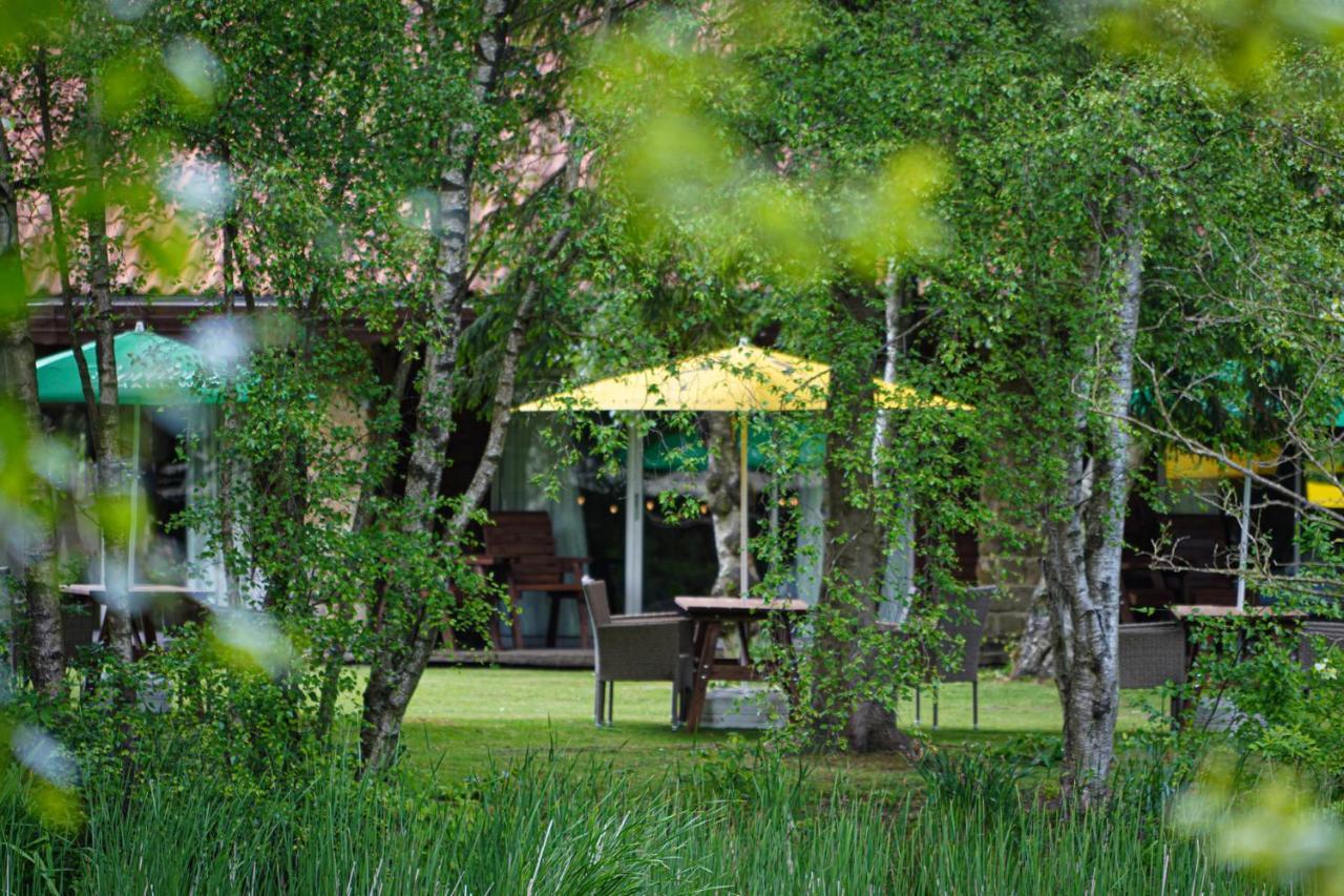 Chevin Country Park Hotel & Spa Отли Екстериор снимка