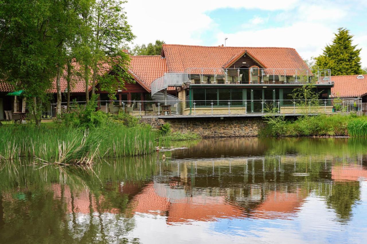 Chevin Country Park Hotel & Spa Отли Екстериор снимка