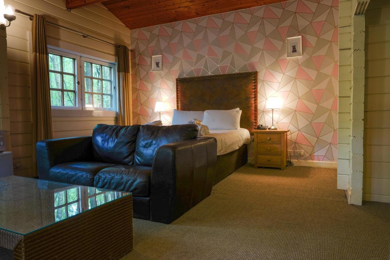 Chevin Country Park Hotel & Spa Отли Екстериор снимка