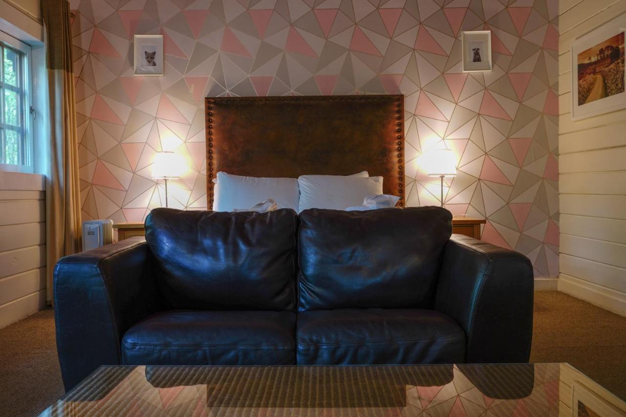 Chevin Country Park Hotel & Spa Отли Екстериор снимка