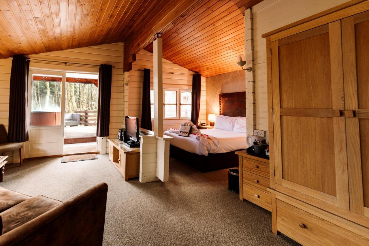 Chevin Country Park Hotel & Spa Отли Екстериор снимка