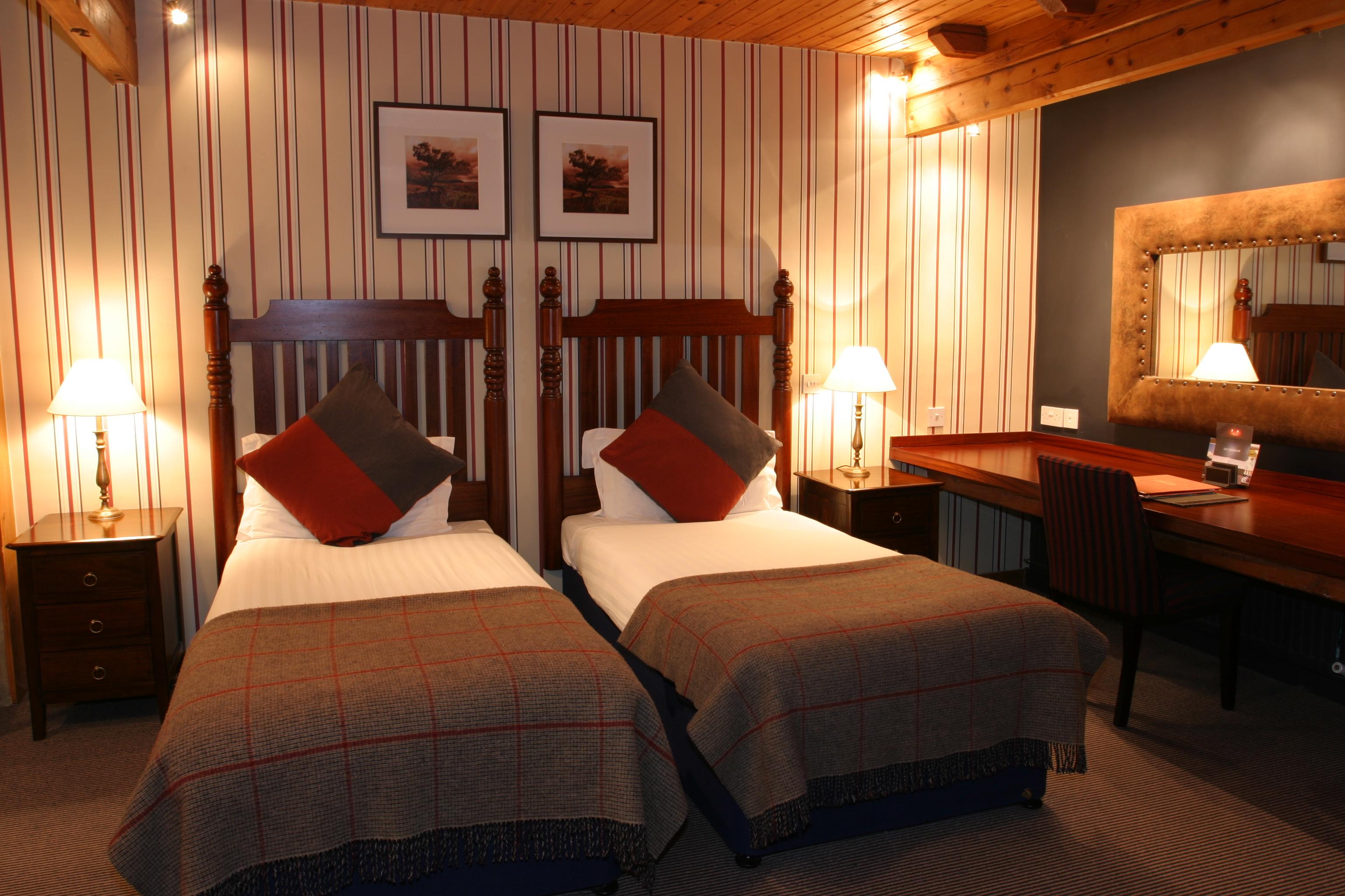 Chevin Country Park Hotel & Spa Отли Екстериор снимка