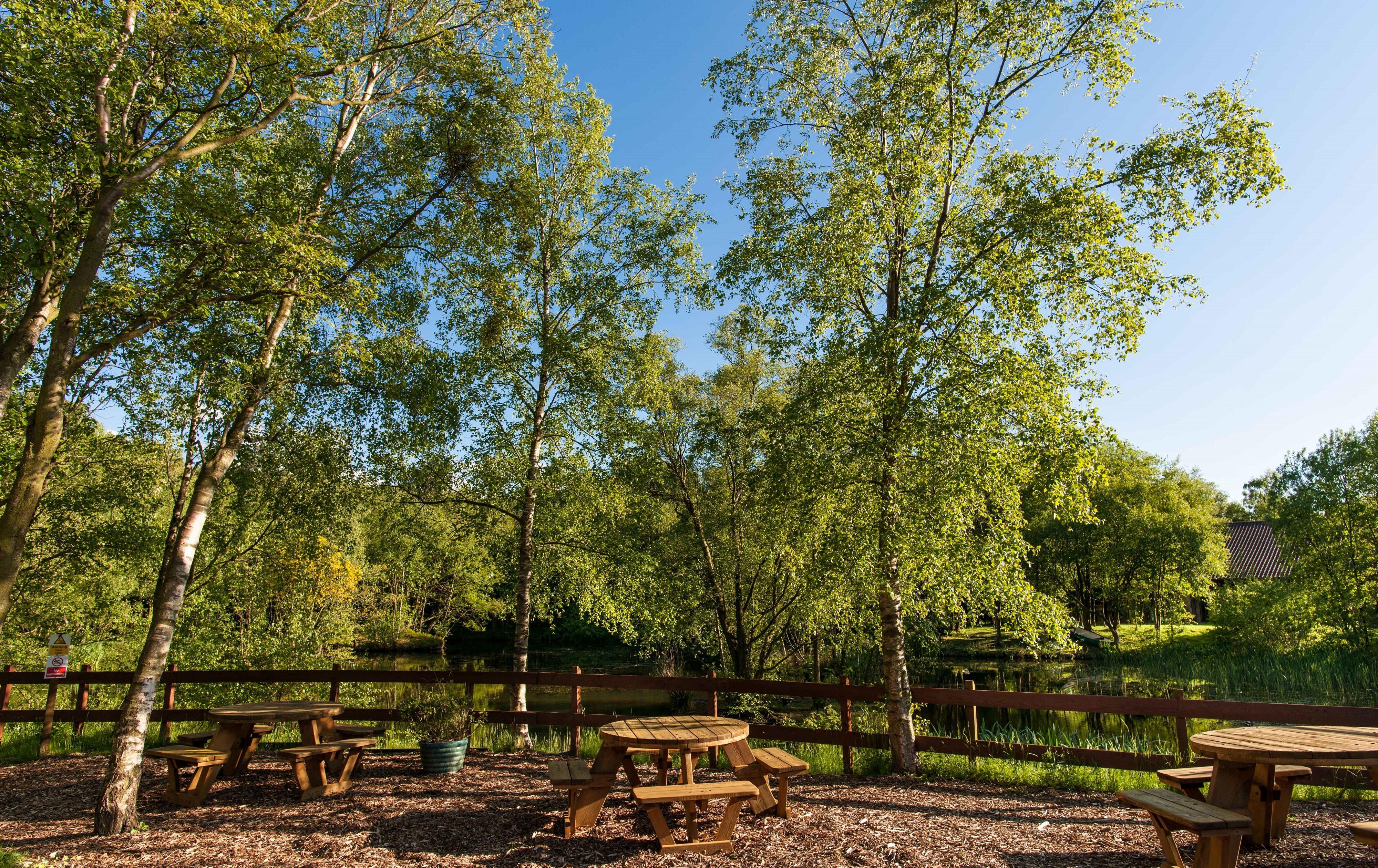 Chevin Country Park Hotel & Spa Отли Екстериор снимка