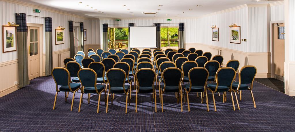 Chevin Country Park Hotel & Spa Отли Екстериор снимка