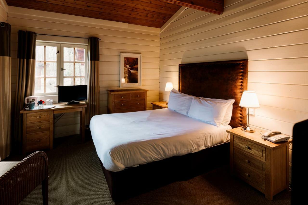 Chevin Country Park Hotel & Spa Отли Екстериор снимка